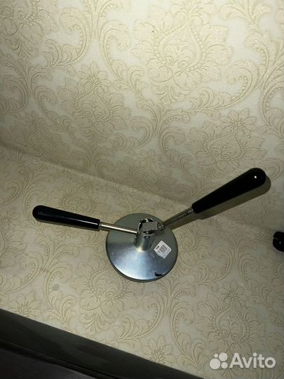 Закаточная машинка для банок