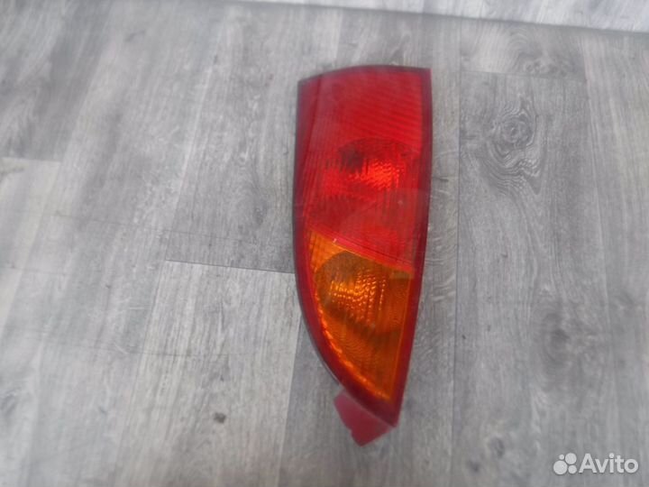 Фонарь левый №27 Ford Focus 1 2003