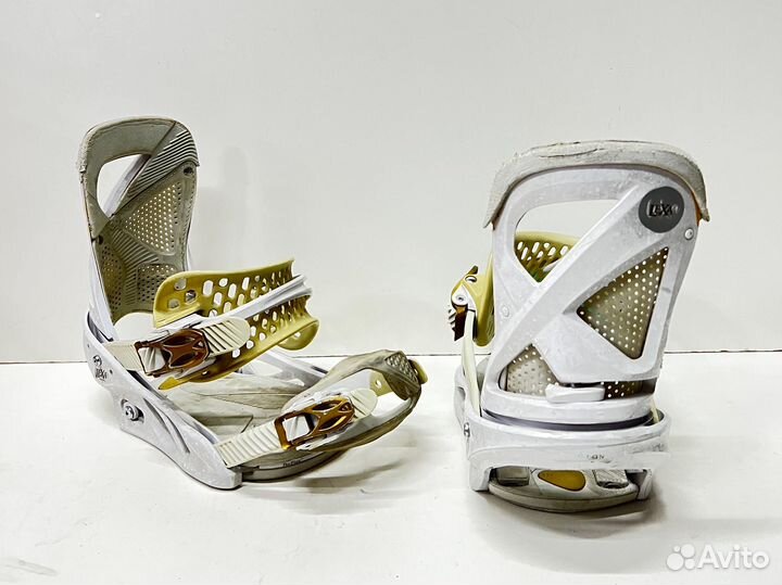 Крепления для сноуборда burton lexa M