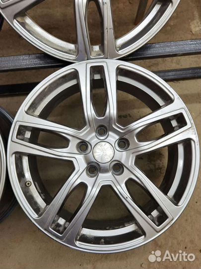 Литье Ниссан 5*114,3 DIA65,1 J7 ET40 R18