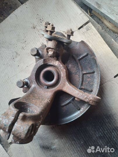 Кулак поворотный VW polo V седан 12 г