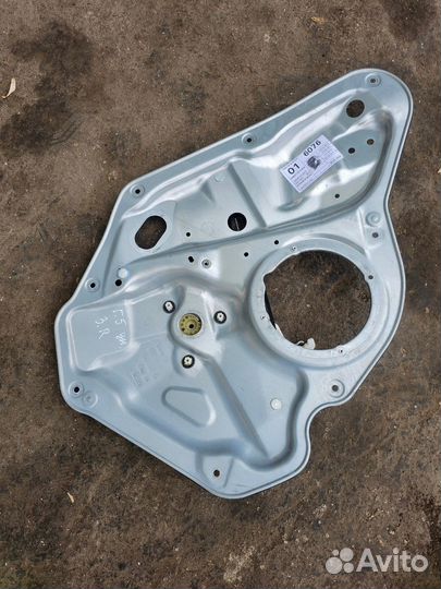 Стеклоподъемник задний Volkswagen Golf V