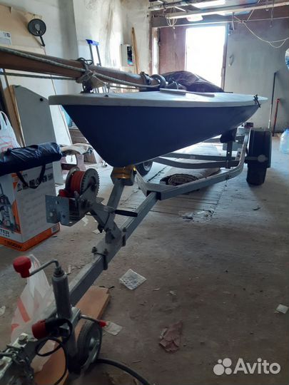 Яхта швертбот Луч