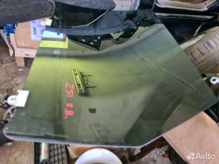 Стекло заднее правое Nissan Murano Z51