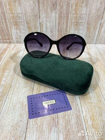 Солнцезащитные очки Gucci женские