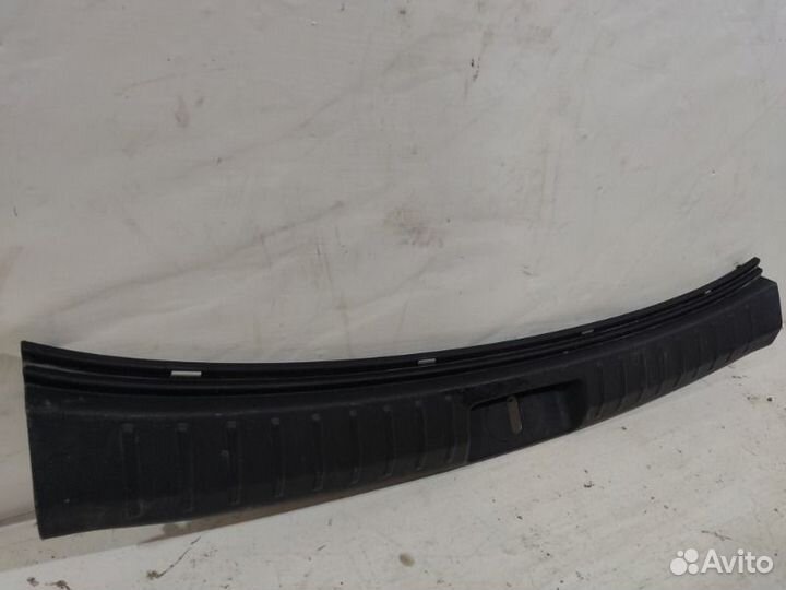 Накладка замка багажника Hyundai Santa Fe 3 2012