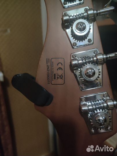 Бас гитара Markus Miller Sire p5