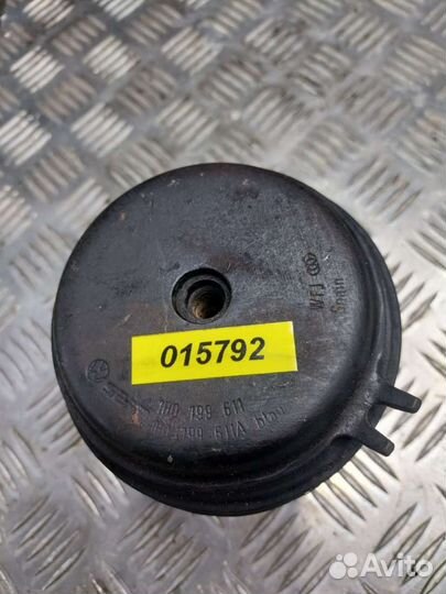 Подушка двигателя Volkswagen Passat B3 1H0199611,1