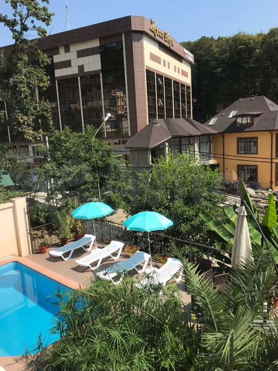 Коттедж 426 м² на участке 4 сот.