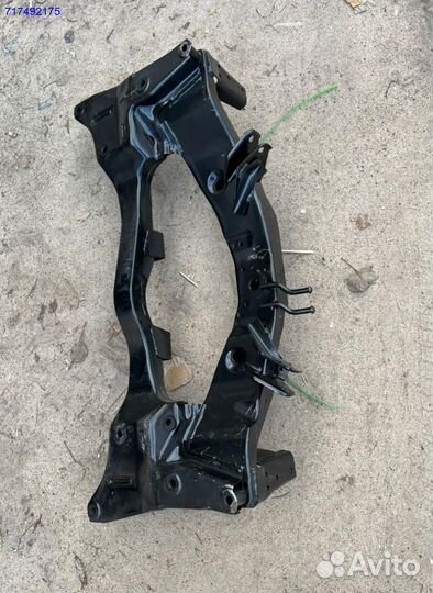 Подрамник задний Mitsubishi Outlander 1