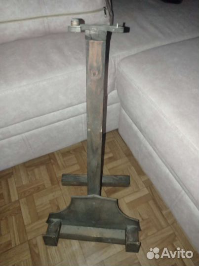 Подстава для электрогитары