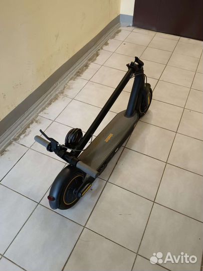 Электросамокат ninebot max g30