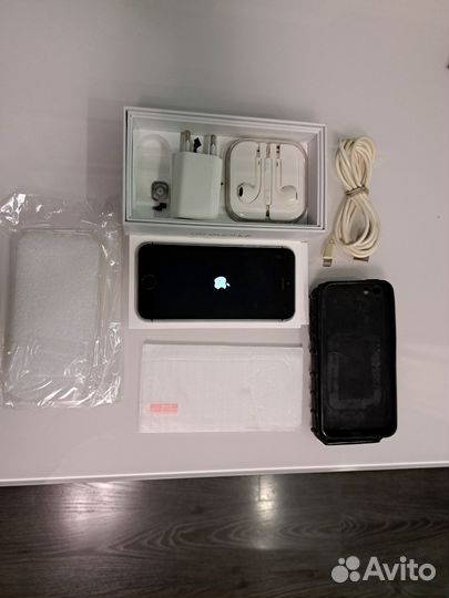 iPhone SE, 32 ГБ