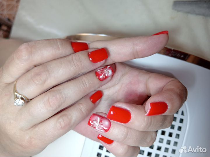 Мастер маникюра и педикюра