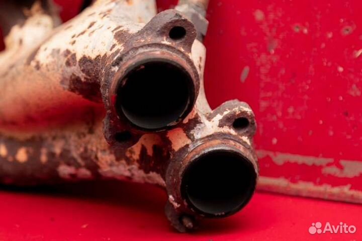 Выпускной коллектор Mercedes E200 W124 M102 1990