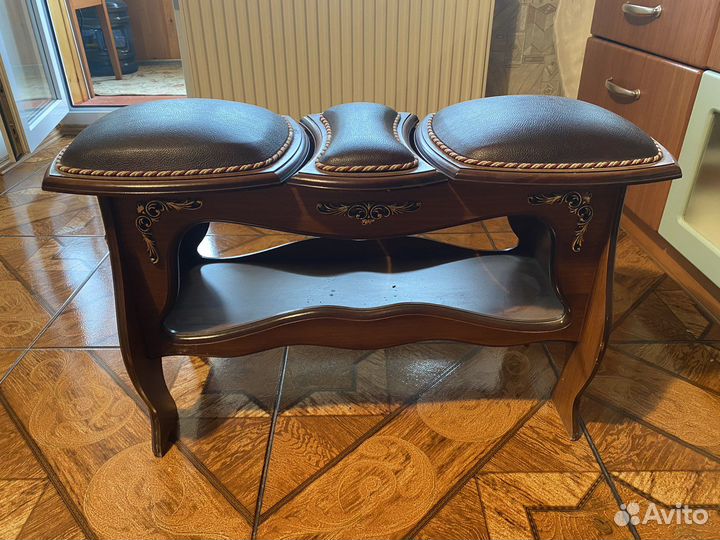 Табурет из массива дерева