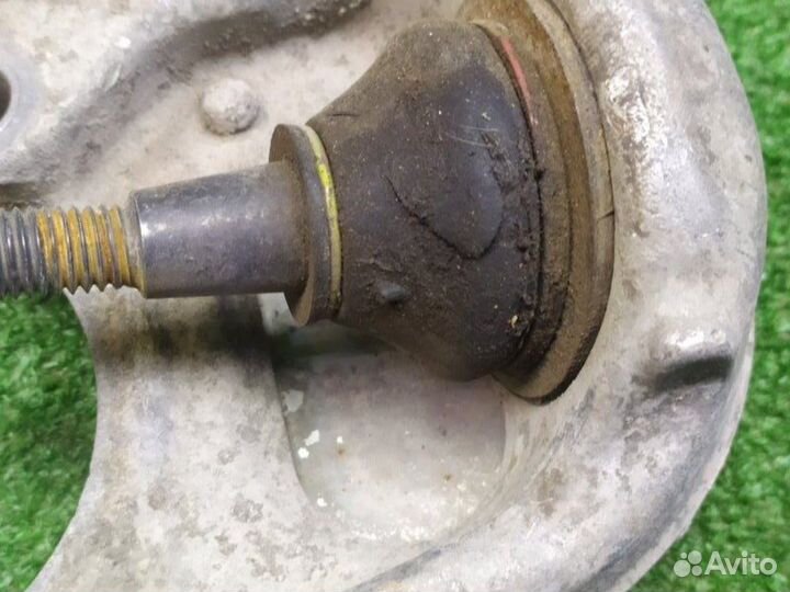 Кулак поворотный передний правый Jaguar Xf