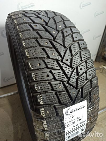 Dunlop SP Winter Ice 02 225/50 R17 98T