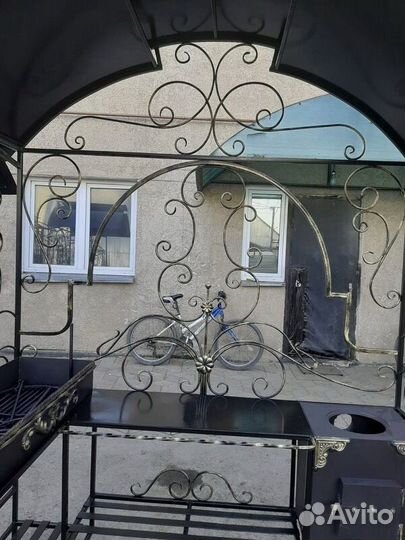 Большой мангал с печкой и дымоходом