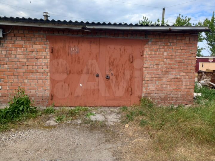 Гараж, > 30 м²