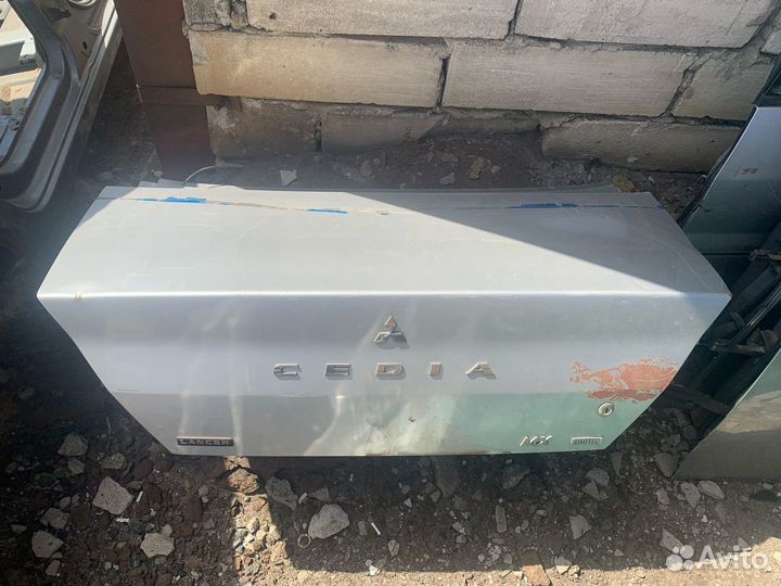 Крышка багажника mitsubishi lancer cedia