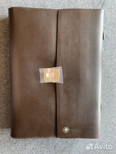 Мужской кожаный портфель коричневый