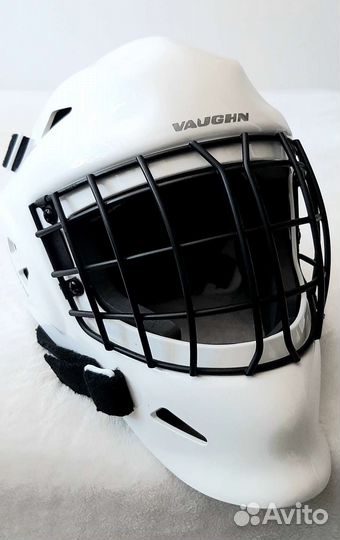 Вратарский шлем