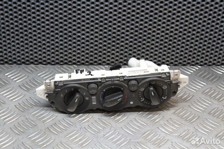 Накладка декоративная рычага ручника Ford Focus