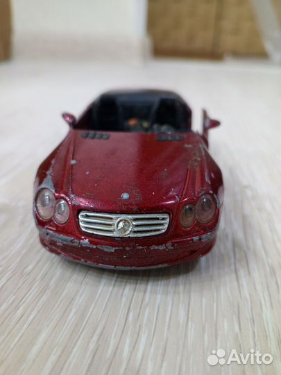 Модель автомобиля Mercedes Benz SL 500