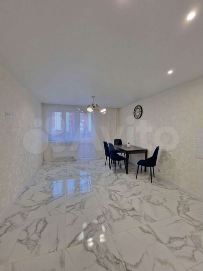 2-к. квартира, 70,3 м², 5/25 эт.