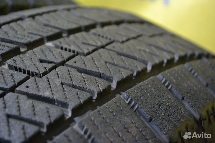 Bridgestone Blizzak VRX2 205/60 R16