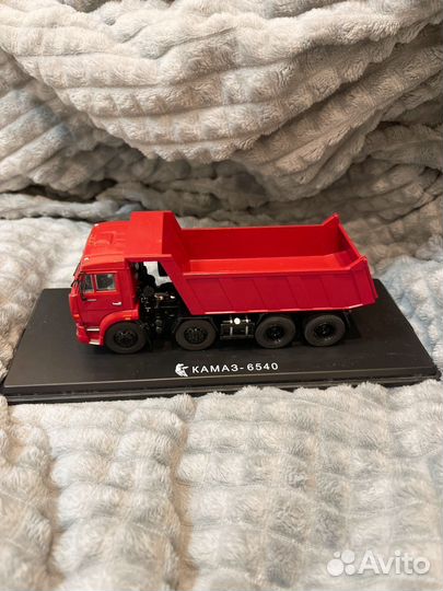 Модель грузовика камаз 6540 коллекционная