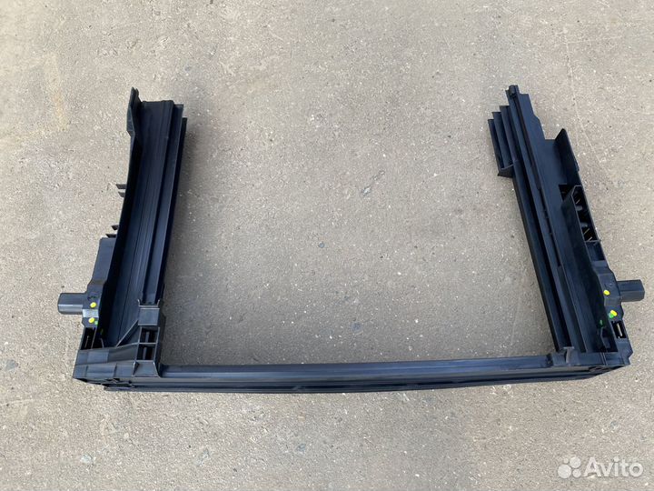 Нижний модуль рамка радиатора BMW F10 N52