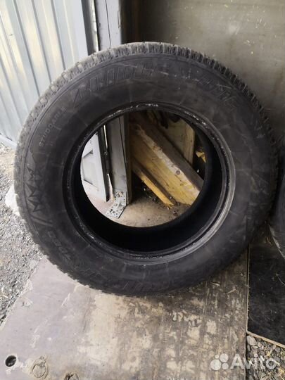 Bridgestone Ice Cruiser 7000 265/65 R17