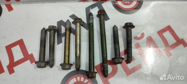 Болт Mitsubishi Airtrek CU5W 4G69 2004.07