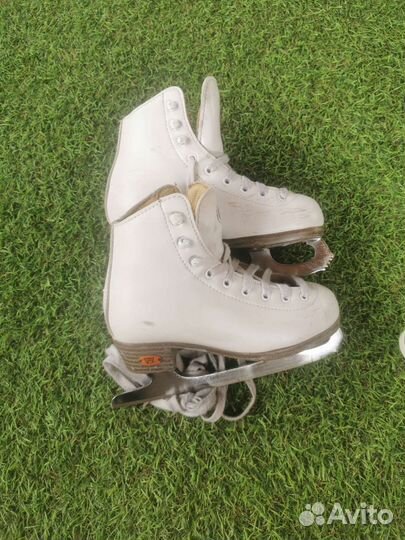 Фигурные коньки riedell J13