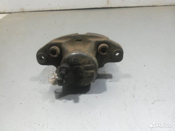 Суппорт передний правый Renault Sandero 1 BS