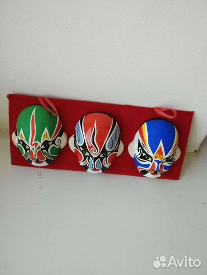 Маски китайские сувенирные