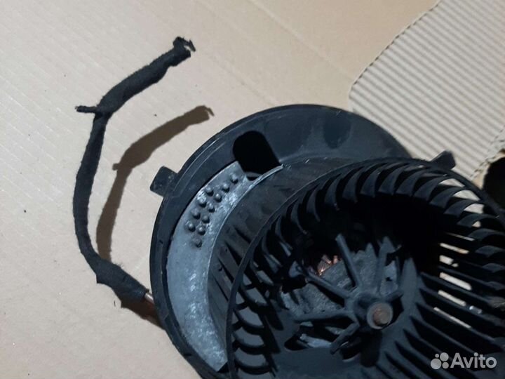 Моторчик печки Фольксваген Гольф 5
