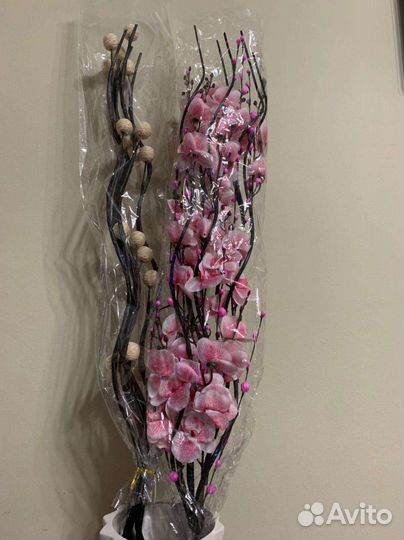 Высокие искусственные цветы