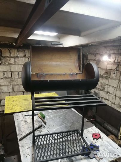 Мангал с крышкой