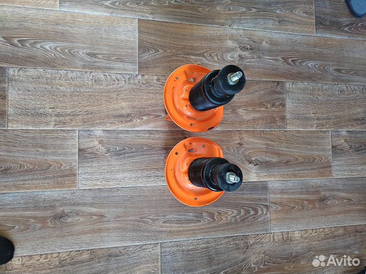 Продам стойки