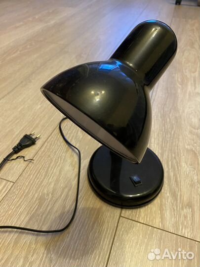 Лампа настольная