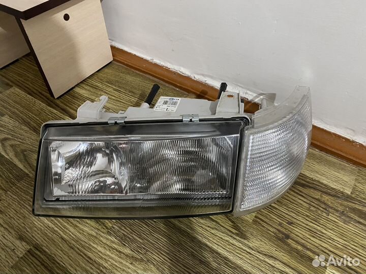 Фара передняя левая 2110
