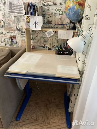 Письменный стол и стул растущие с ребёнком