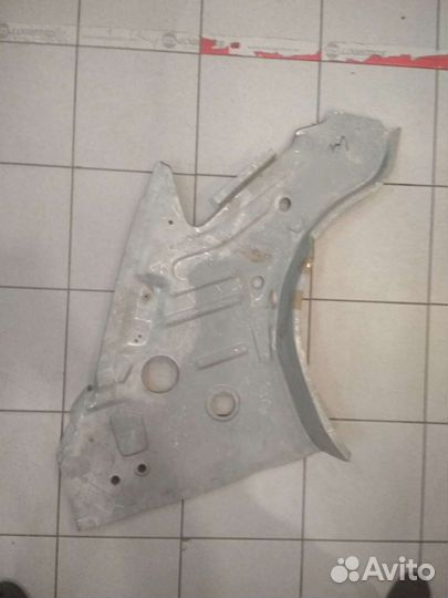 Фартук переднего крыла Мерседес Спринтер 901 905