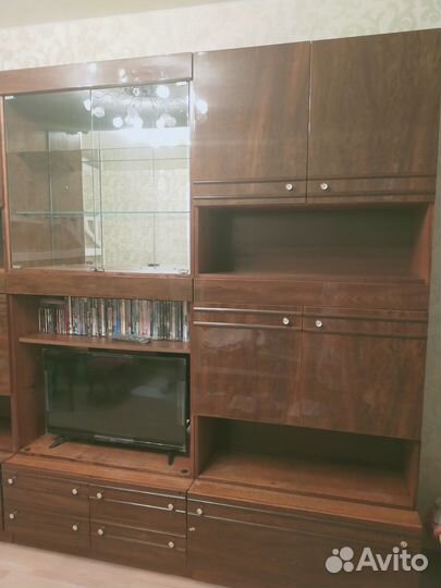 Стенка в гостиную