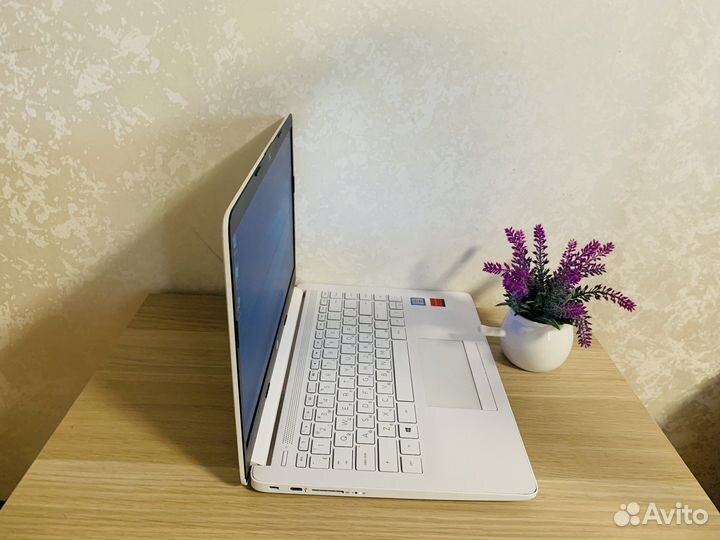 Свежий, мощный ноутбук (7 поколение/ssd)