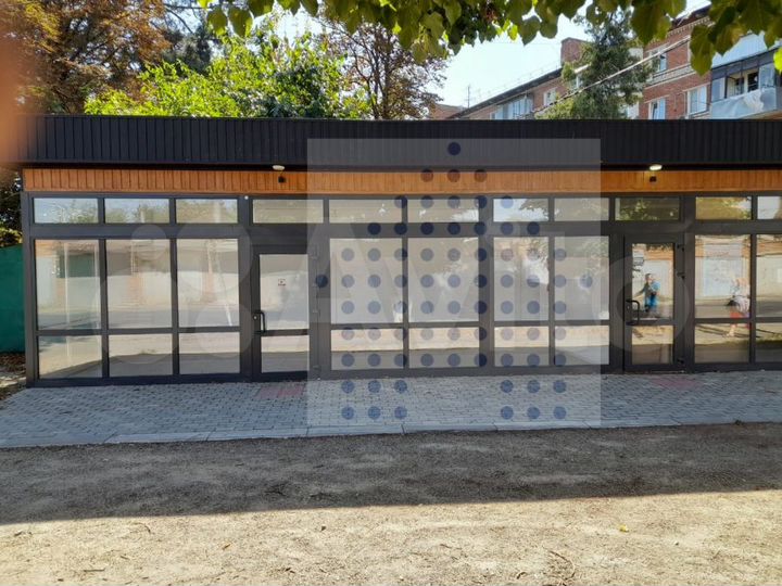 Коммерция 40 кв. м., первая линия