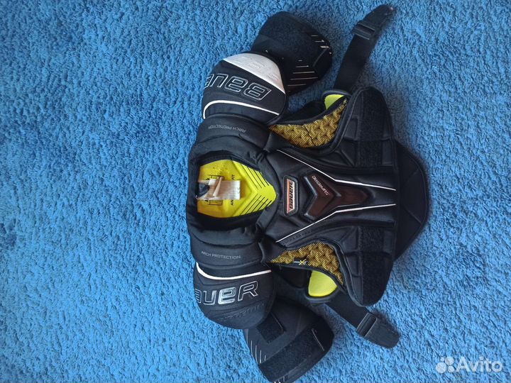 Нагрудник хоккейный Bauer supreme s190